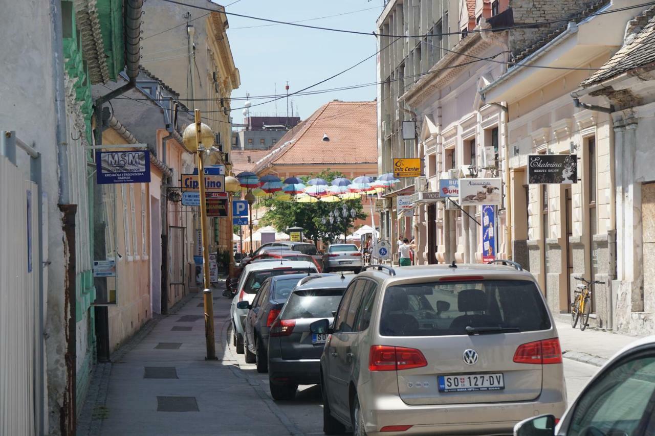 Somborski Salas - Strogi Centar Apartment Exterior photo